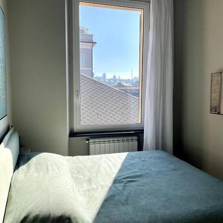 Overlooking The Porto Antico Of Genoa Apartment ภายนอก รูปภาพ
