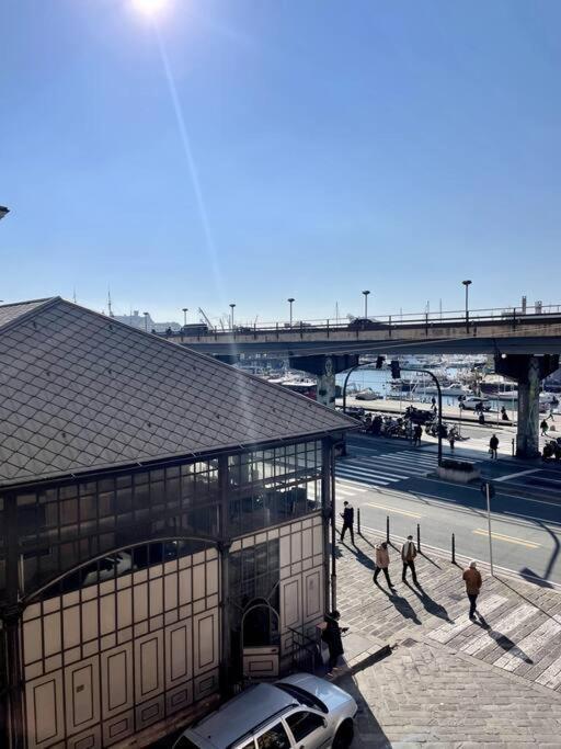 Overlooking The Porto Antico Of Genoa Apartment ภายนอก รูปภาพ